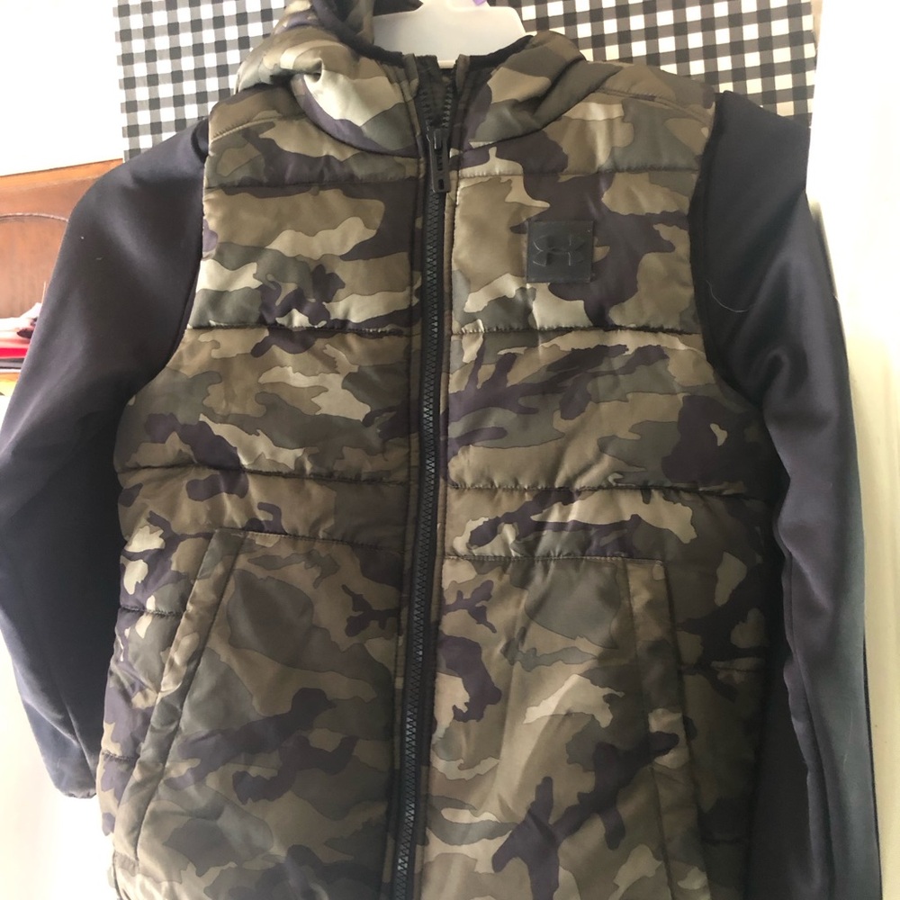 UA youth small very warm winter coat
